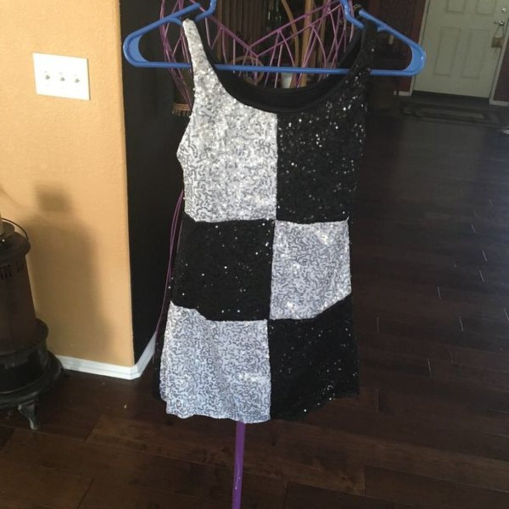 Costumes/Dance